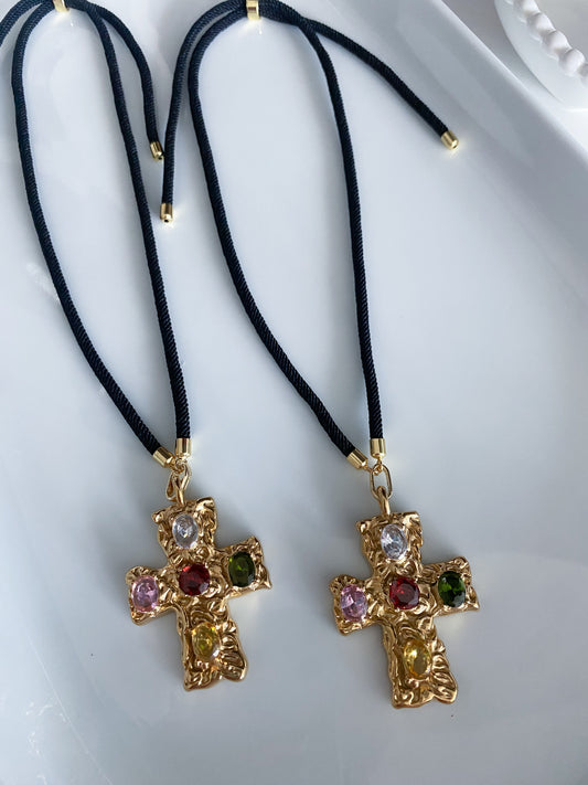 Cruz de Promesa Necklace