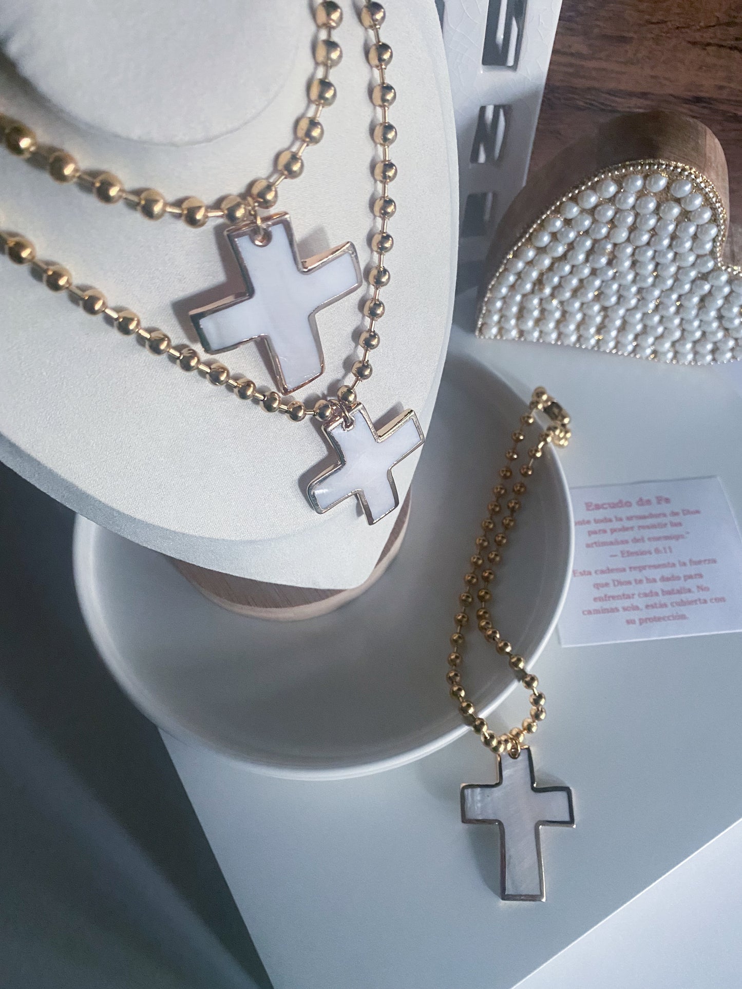 Escudo de Fe Necklace