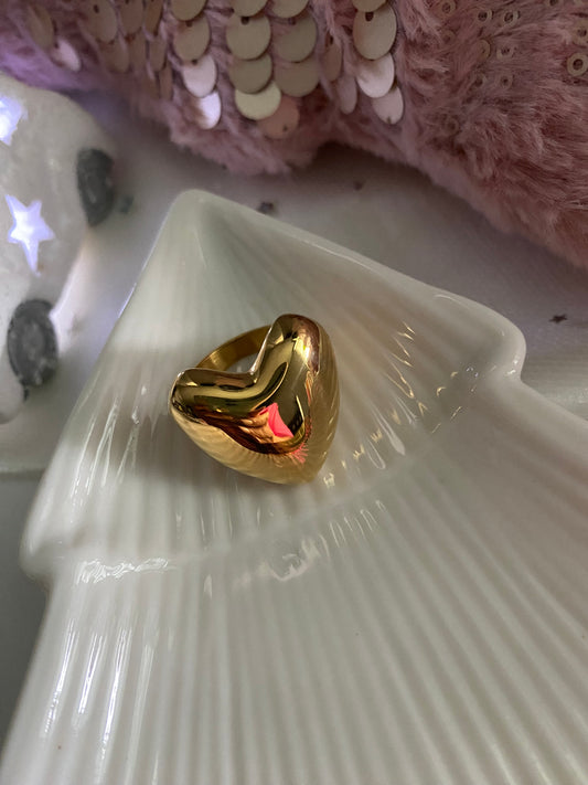 Roma Heart Ring